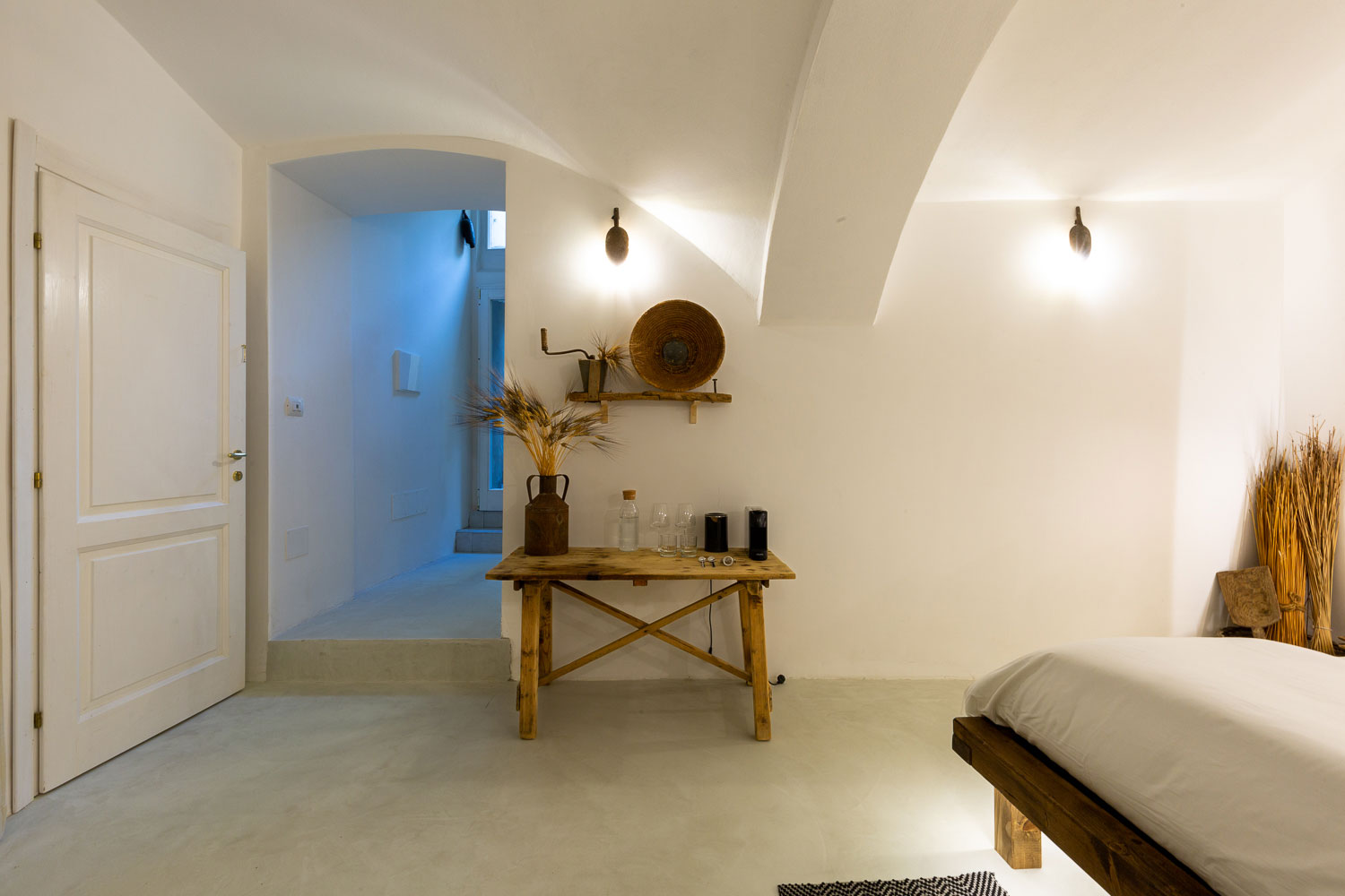 CROBI-CAGLIARI_SUITE-PANATTERI-04_1500x1000px