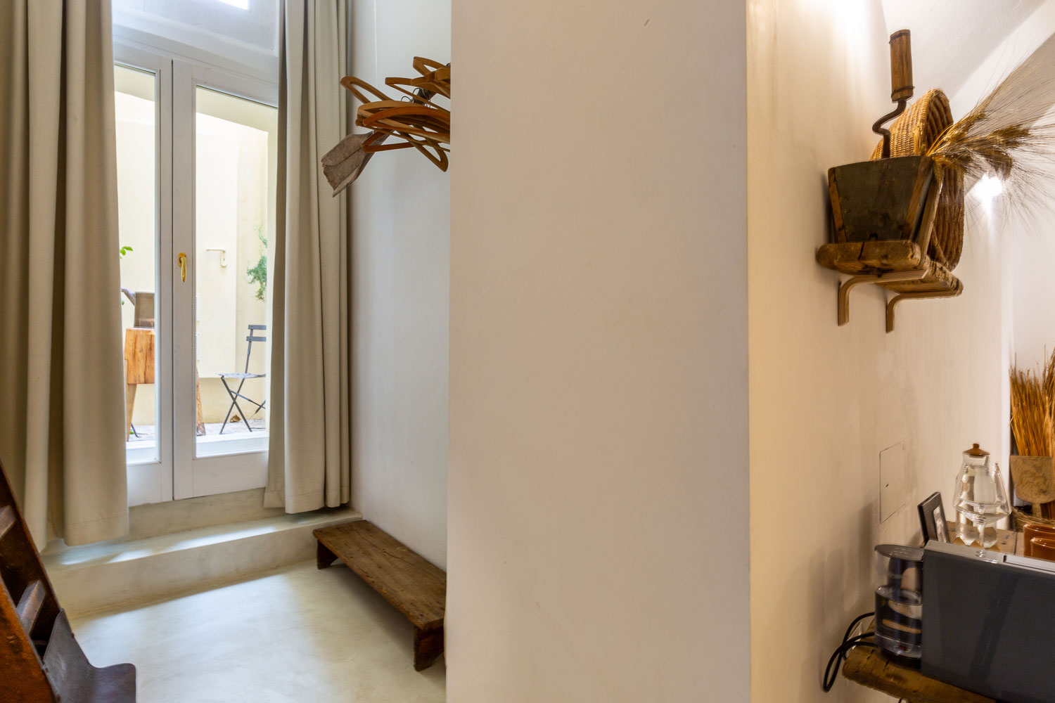 CROBI-CAGLIARI_SUITE-PANATTERI-05_1500x1000px