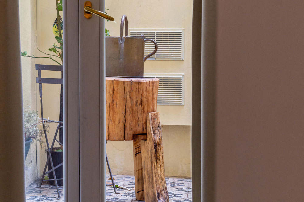 CROBI-CAGLIARI_SUITE-PANATTERI-09_1500x1000px