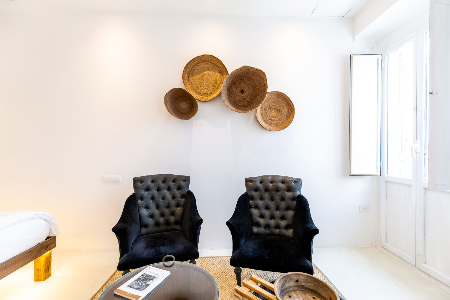 CROBI-CAGLIARI_SUITE-PASTORI-05_1500x1000px